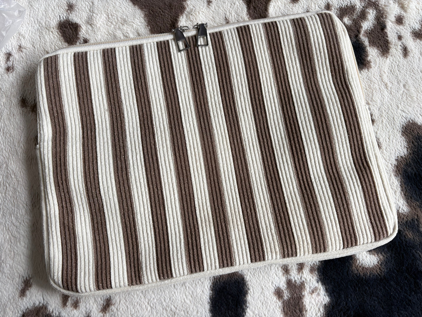 IPAD & LAPTOP SLEEVES