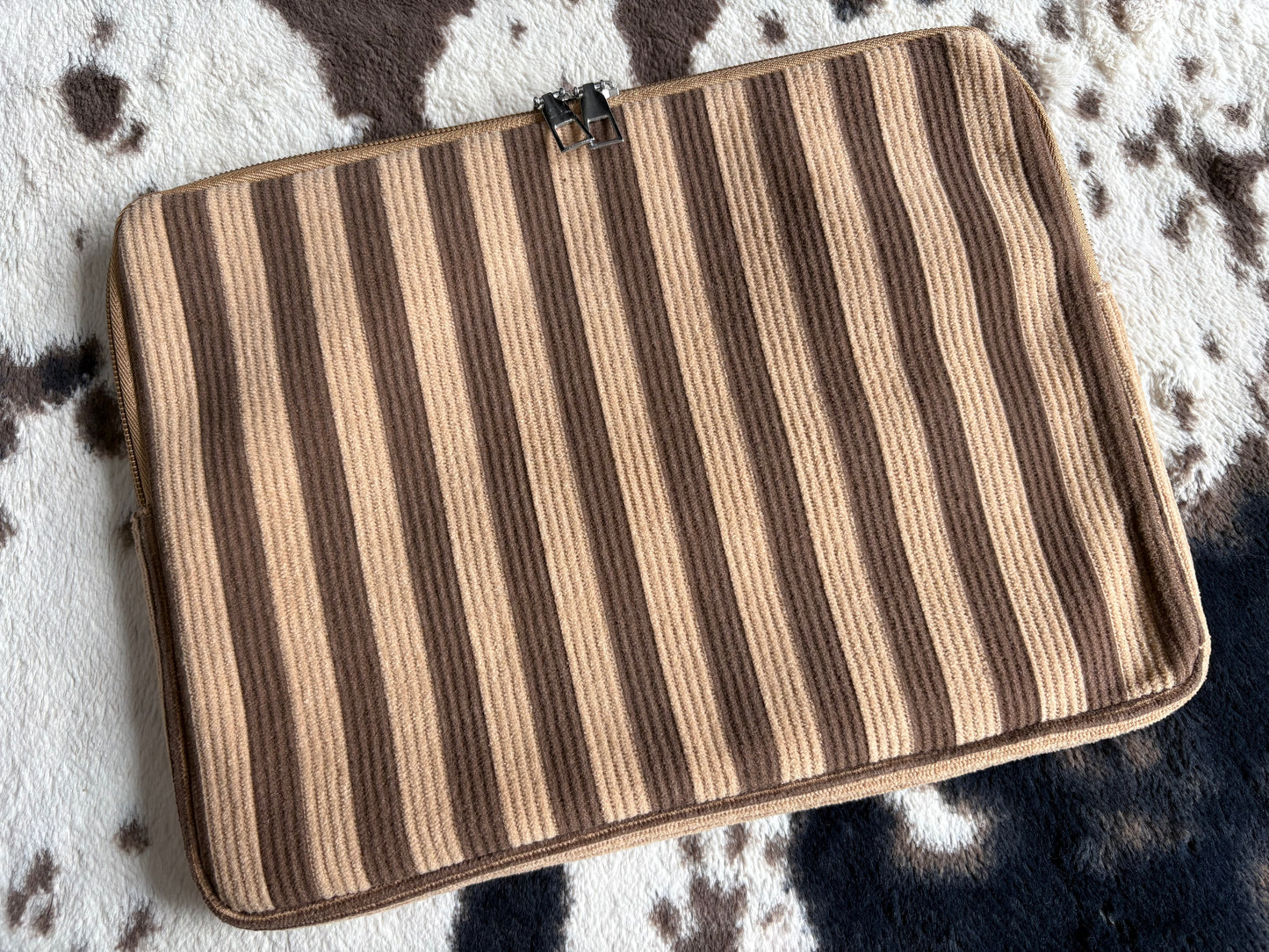 IPAD & LAPTOP SLEEVES